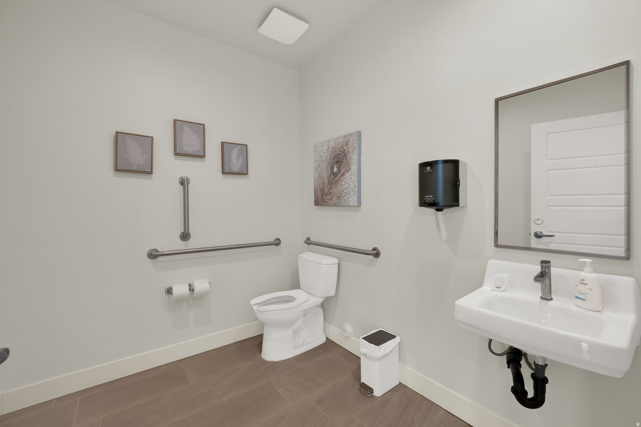 main property photo 32