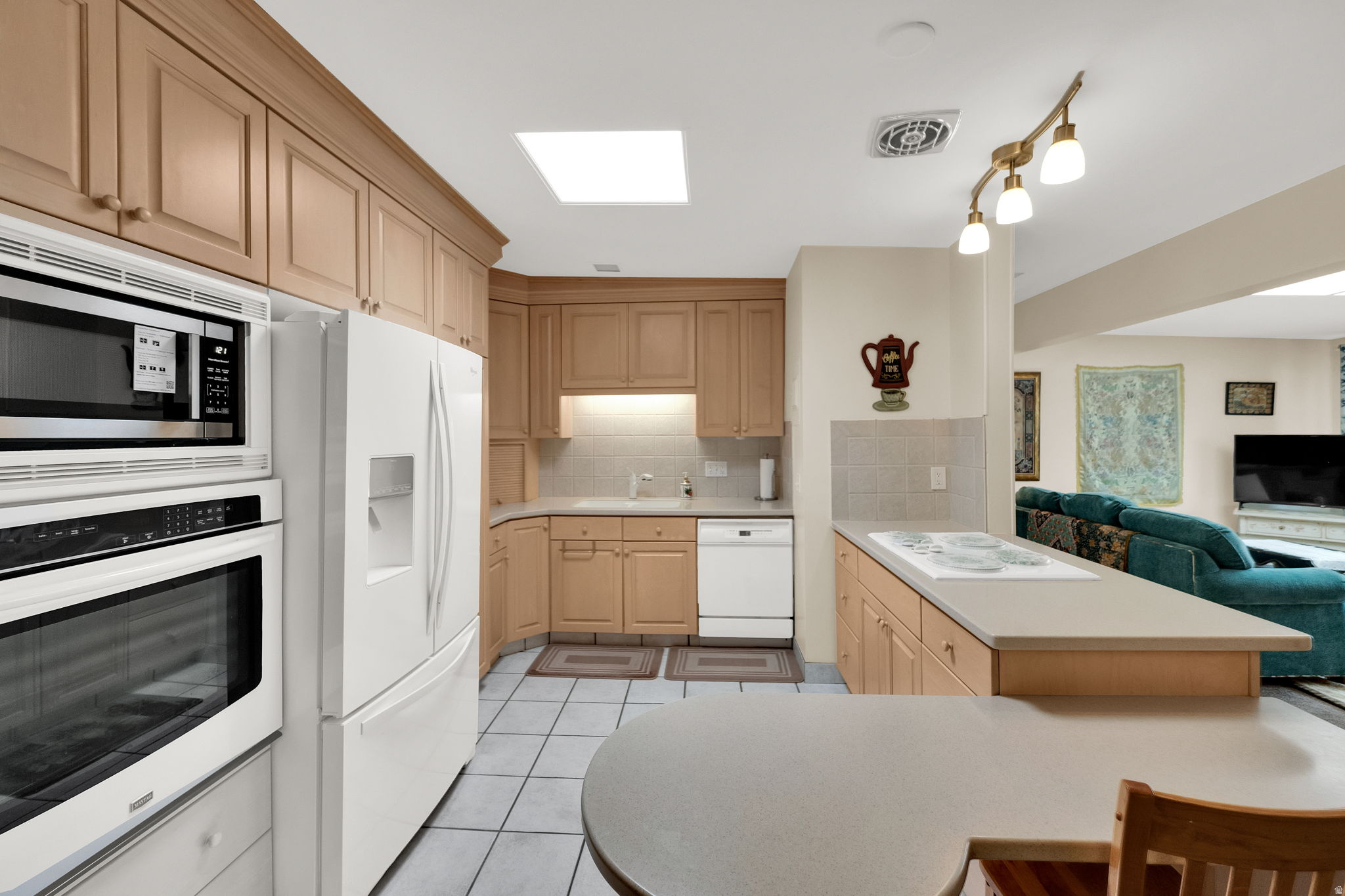 main property photo 6