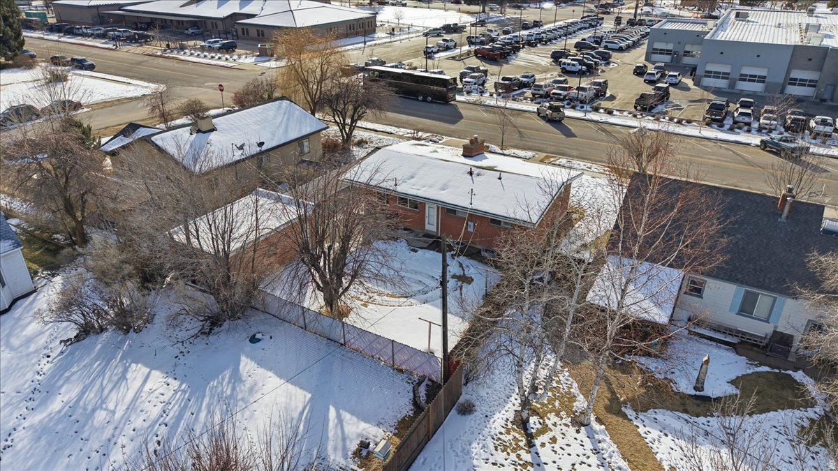main property photo 37