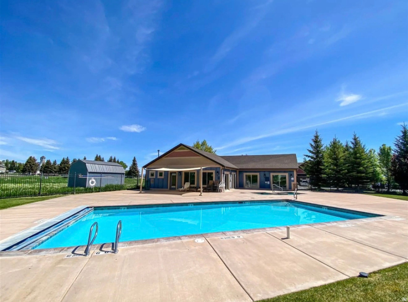 main property photo 40