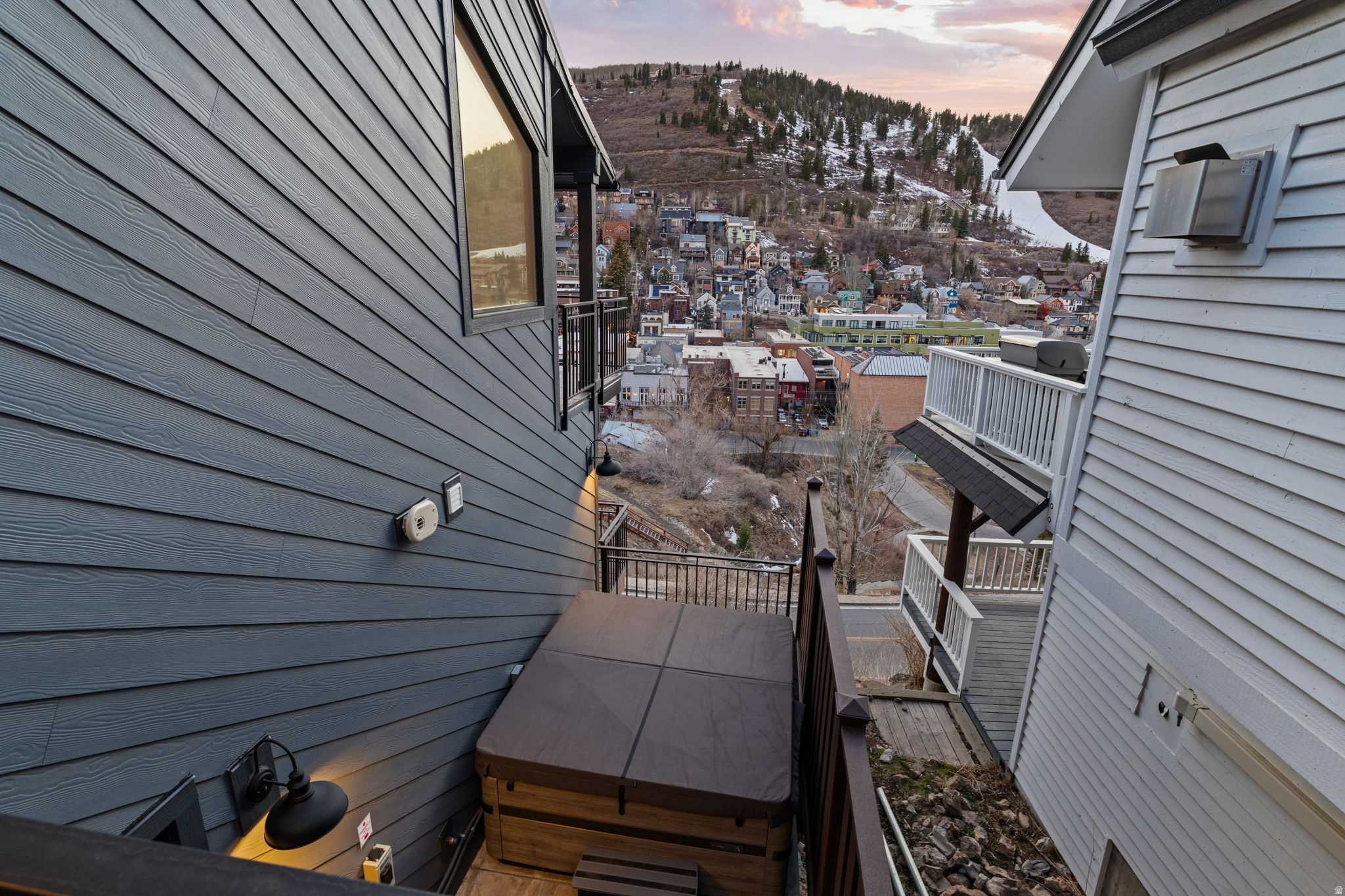 main property photo 78