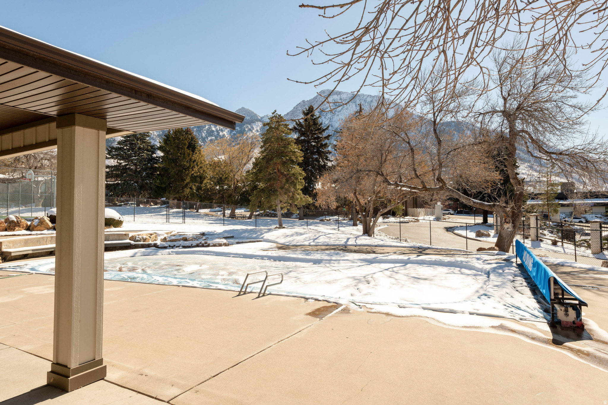 main property photo 32