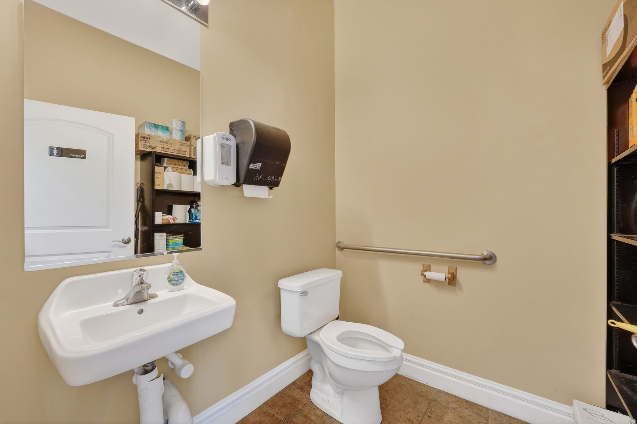main property photo 19