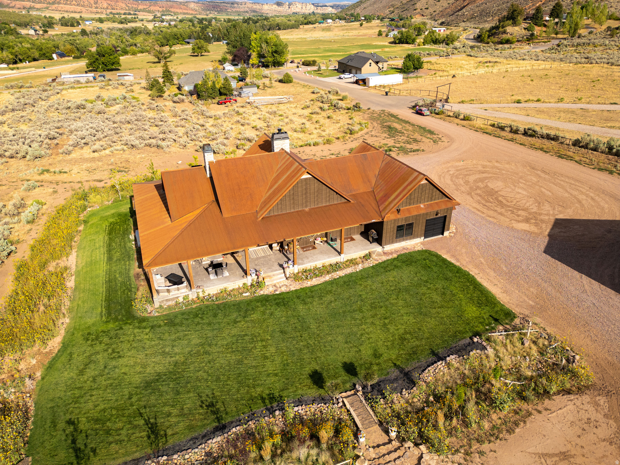 main property photo 123
