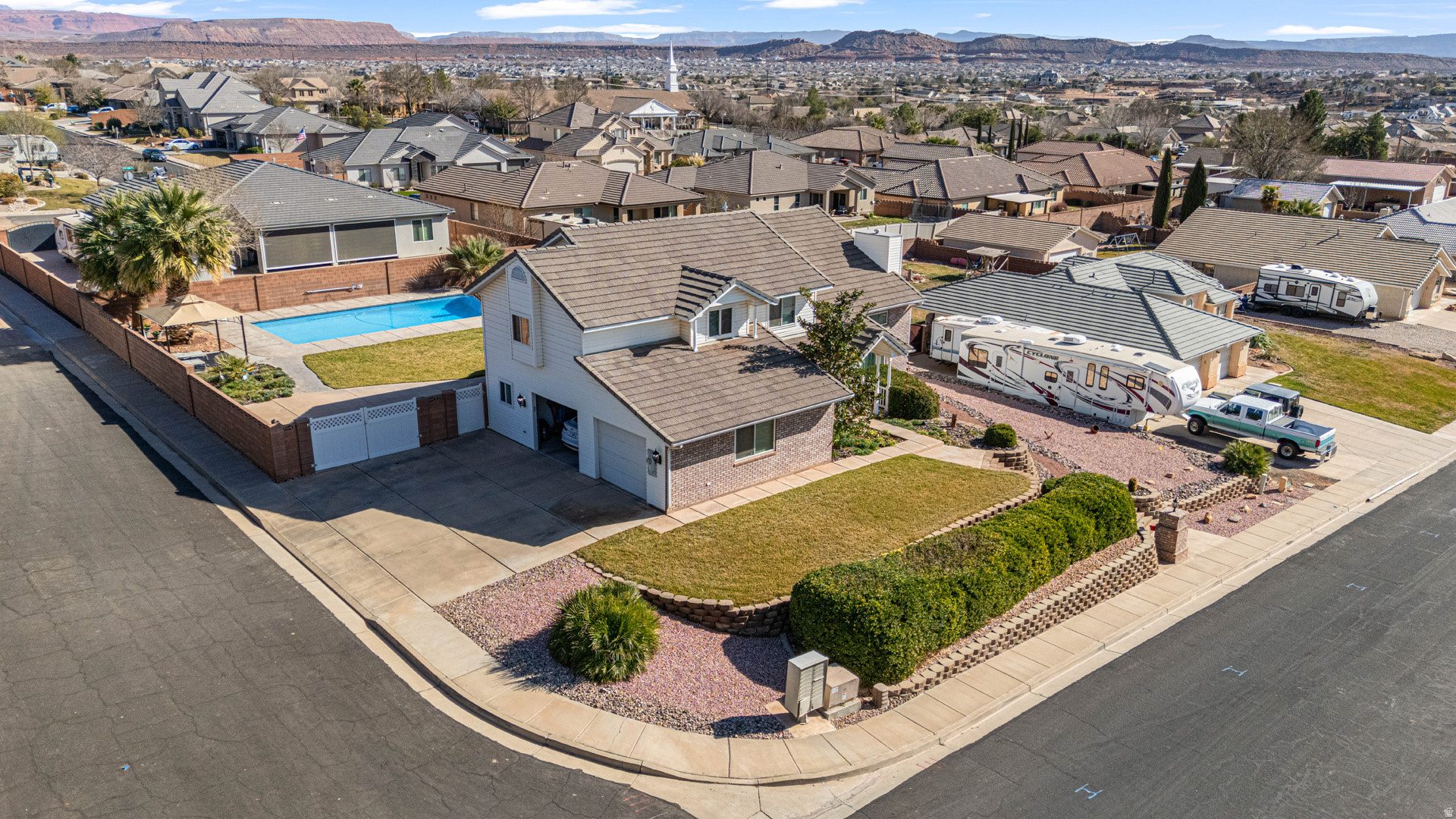 main property photo 39