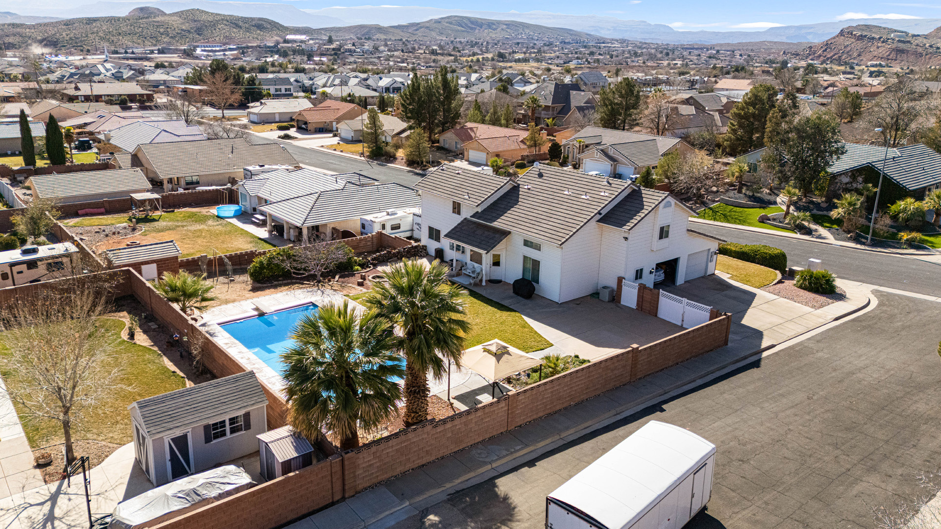 main property photo 40