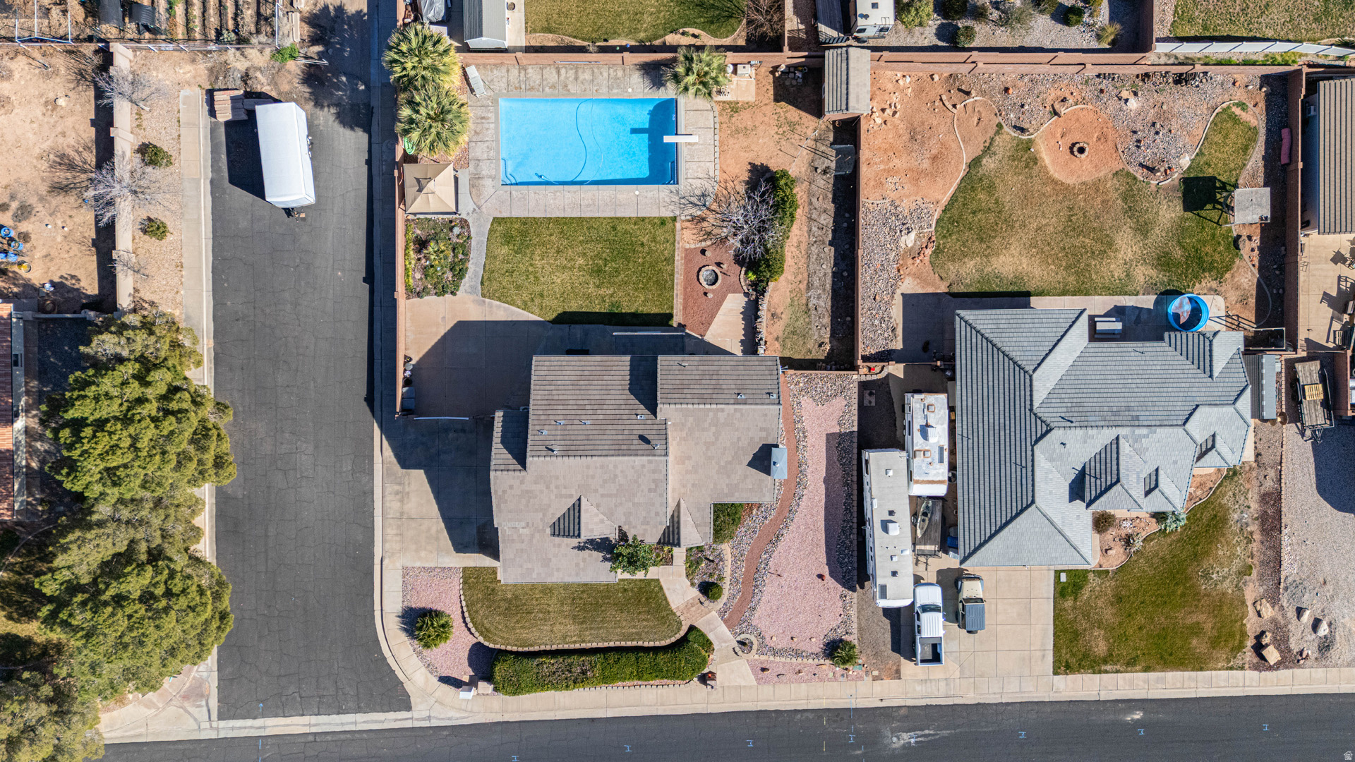 main property photo 45