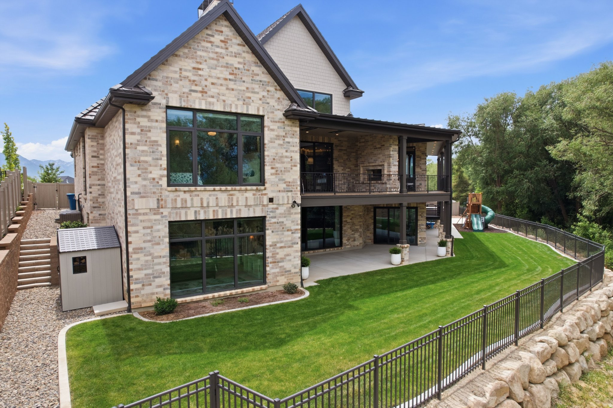 main property photo 32