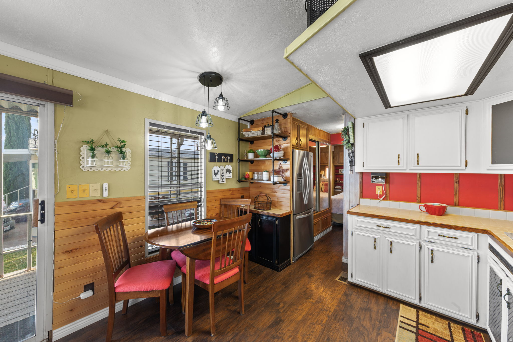 main property photo 5