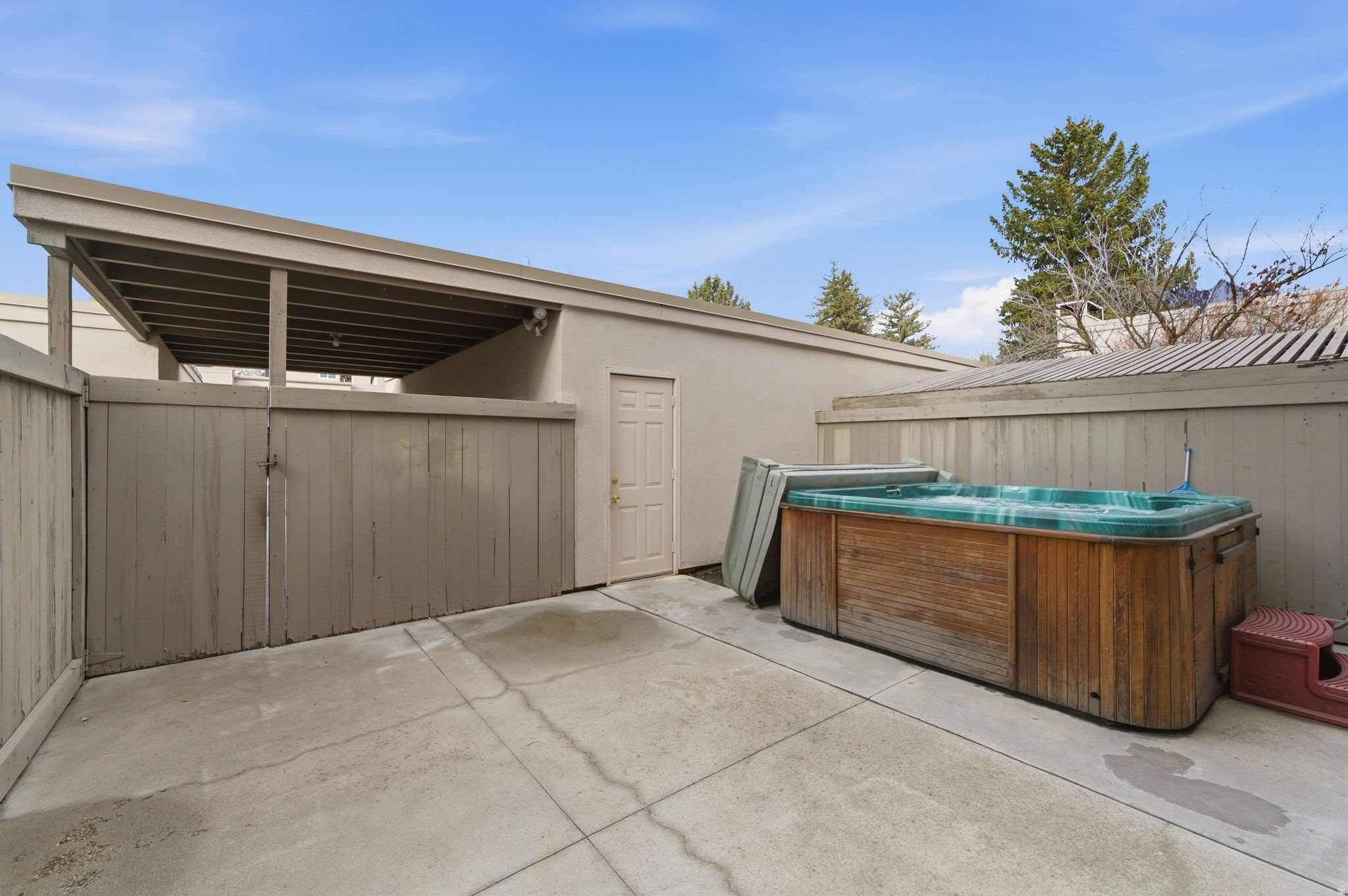 main property photo 29