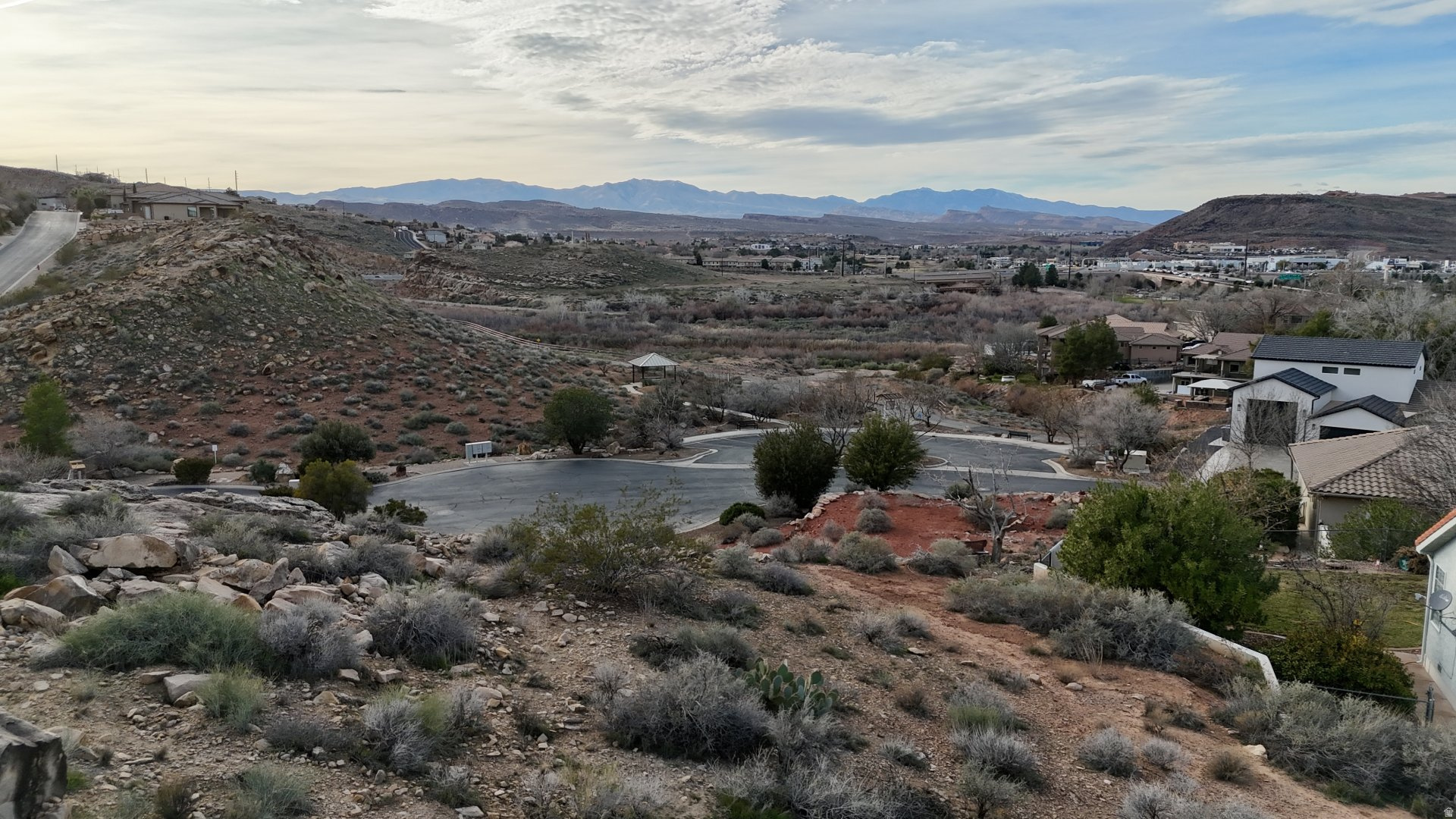 main property photo 5