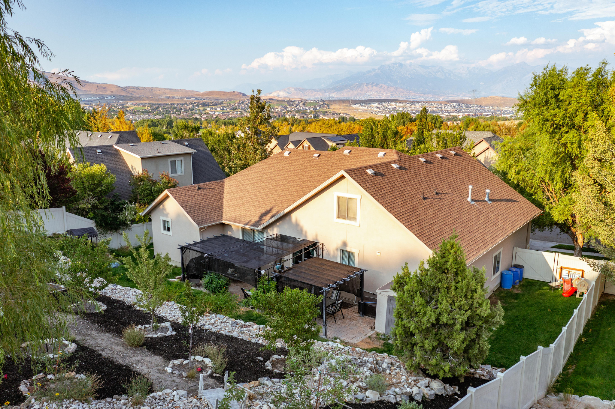 main property photo 23