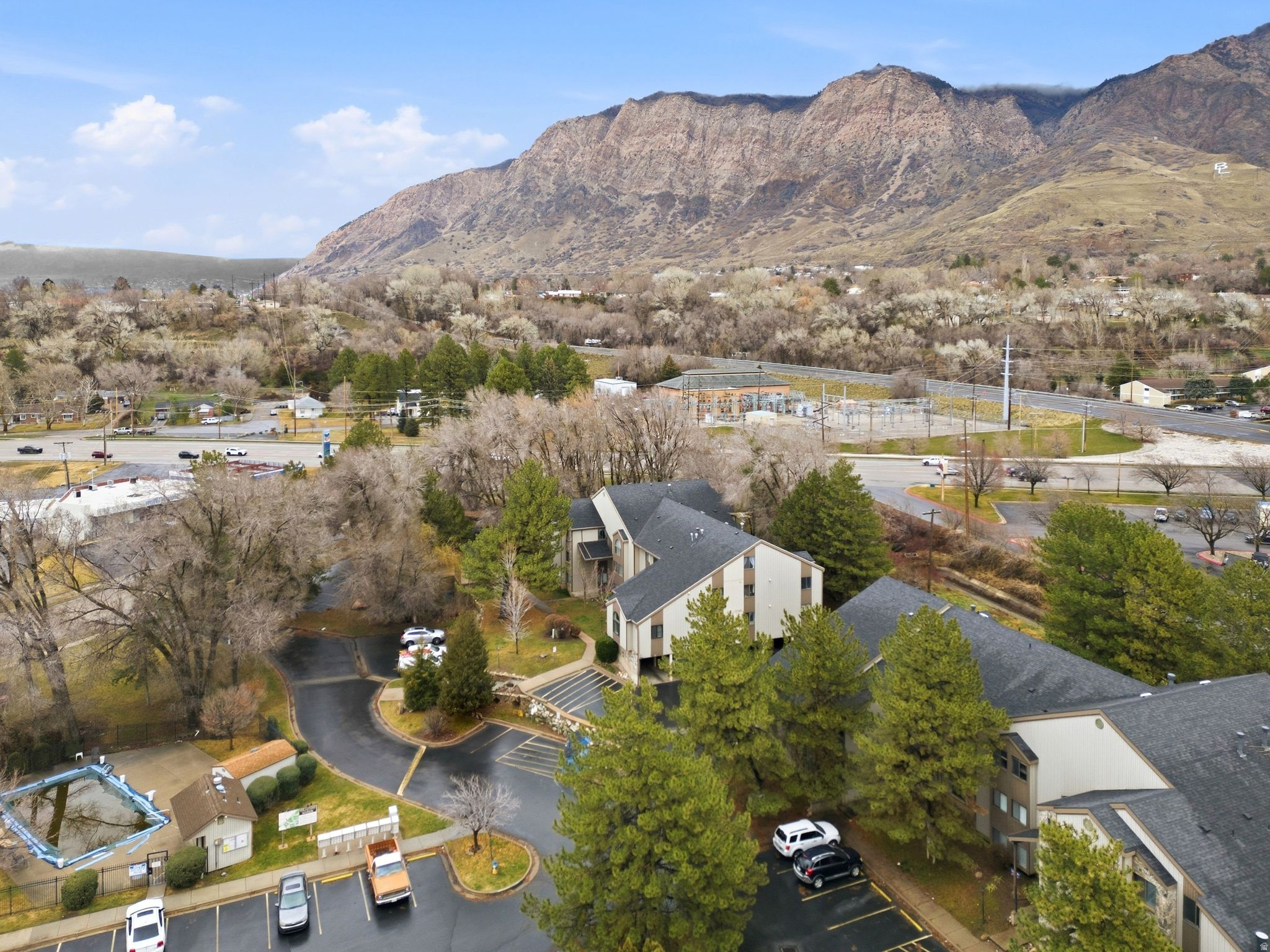 main property photo 13