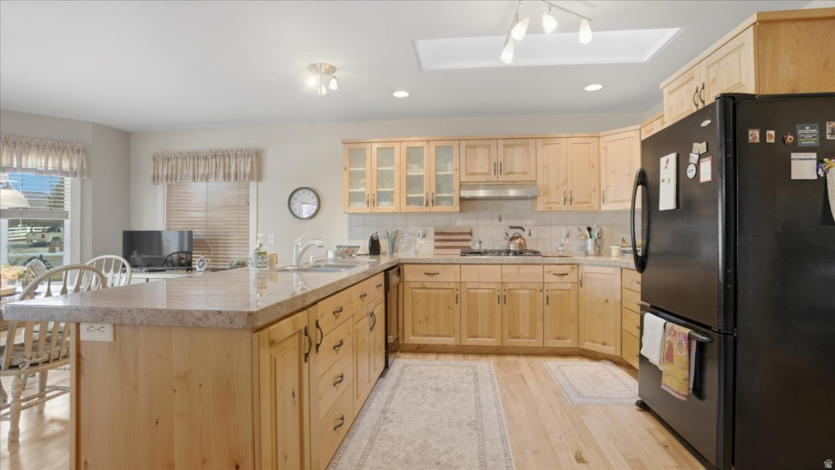 main property photo 14