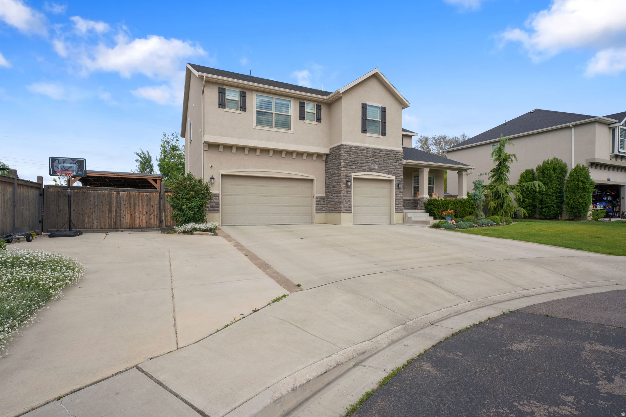 main property photo 40