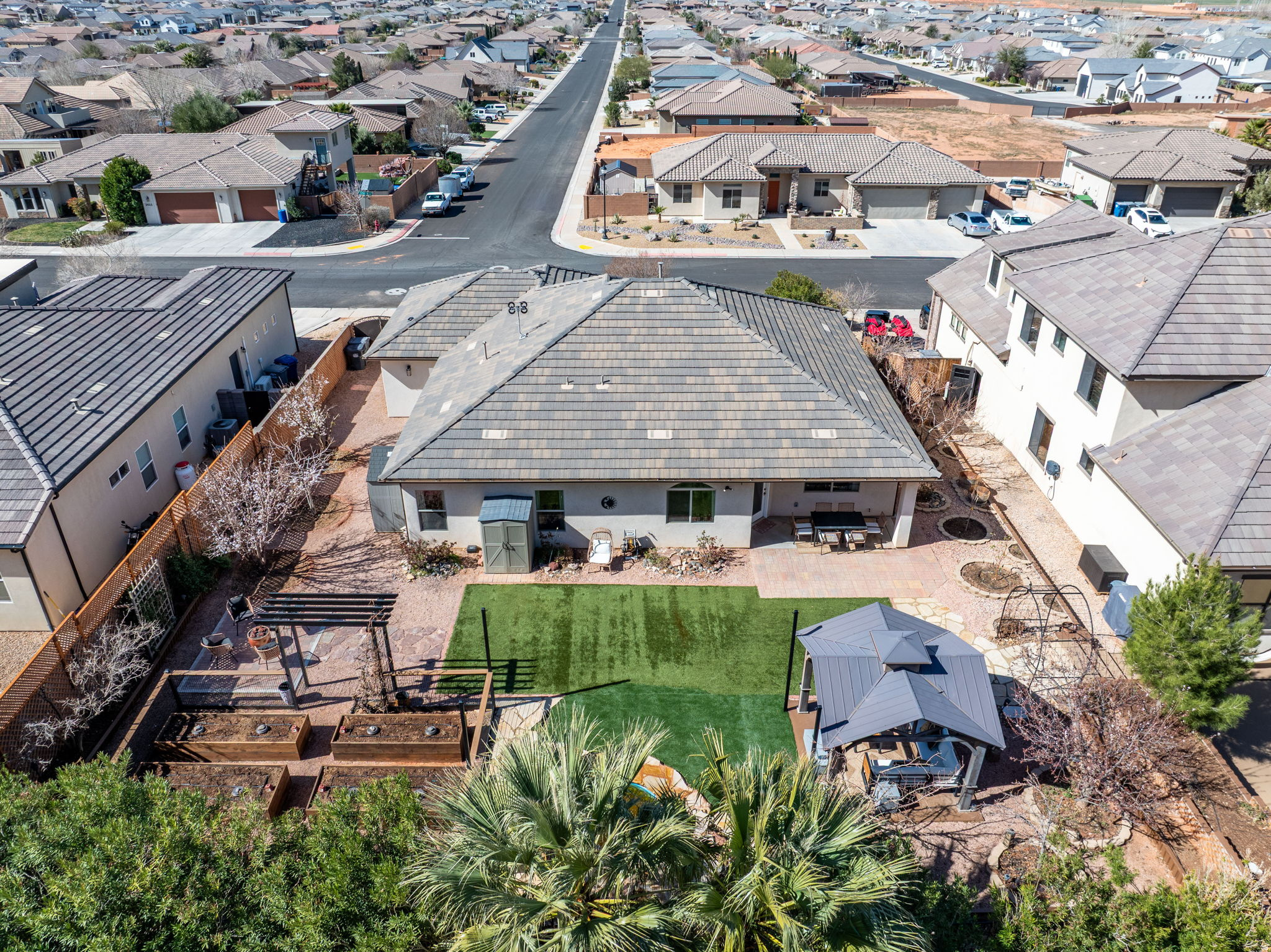 main property photo 40