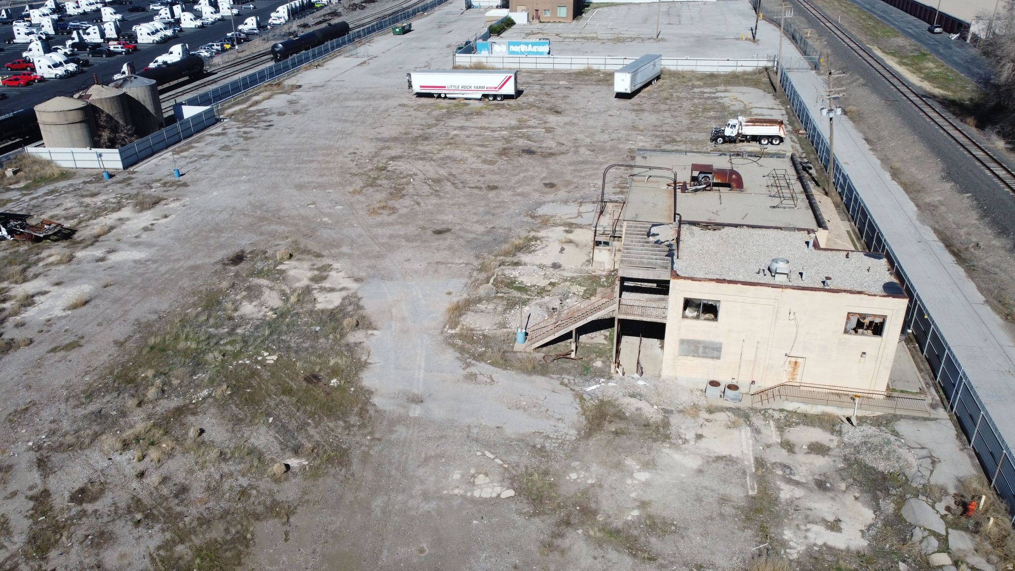 main property photo 13