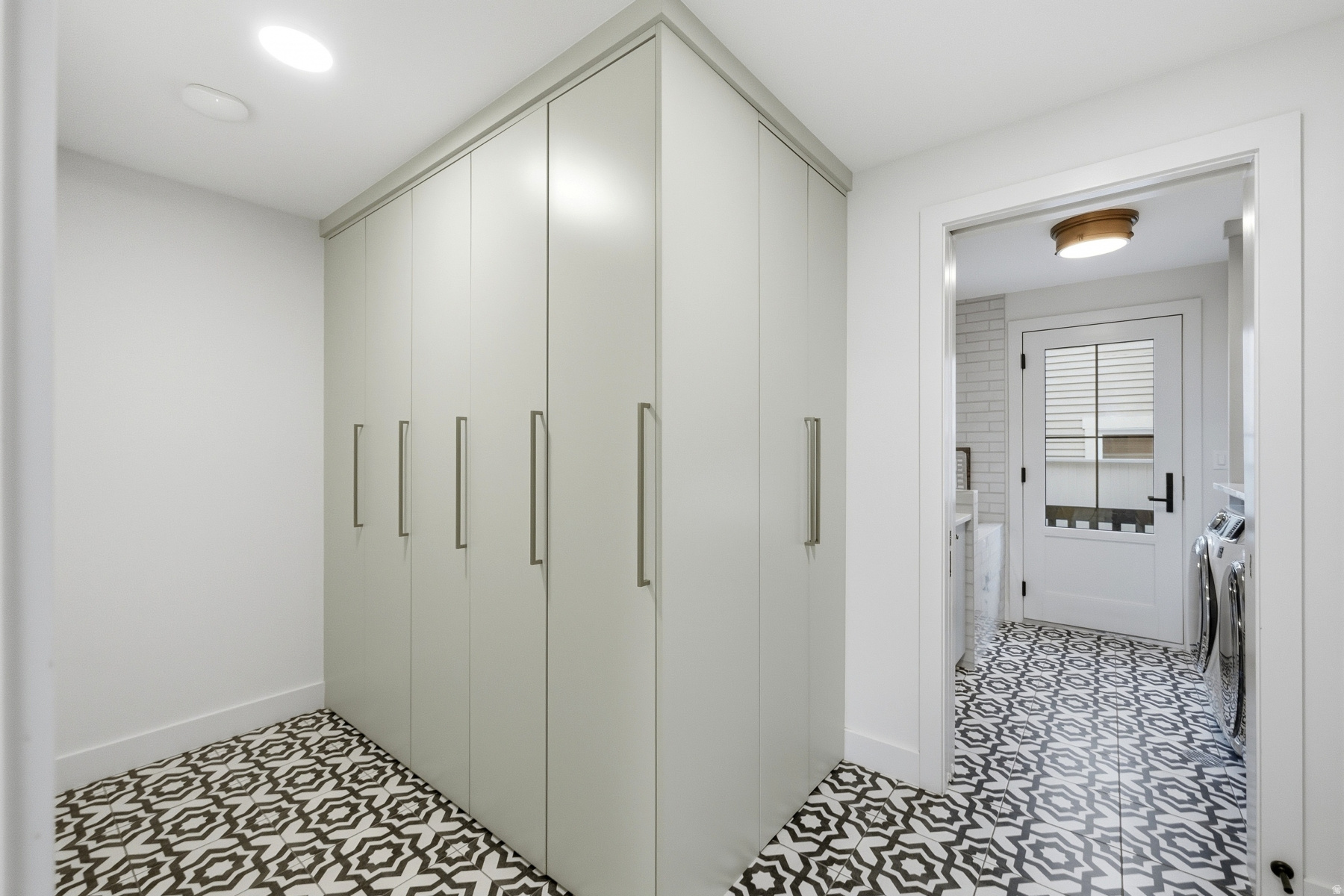 main property photo 78