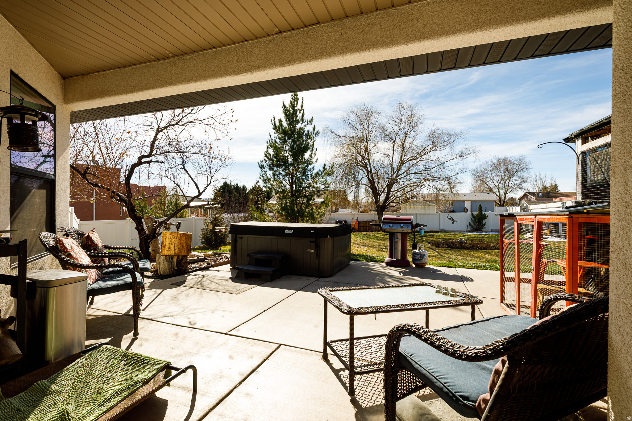 main property photo 28