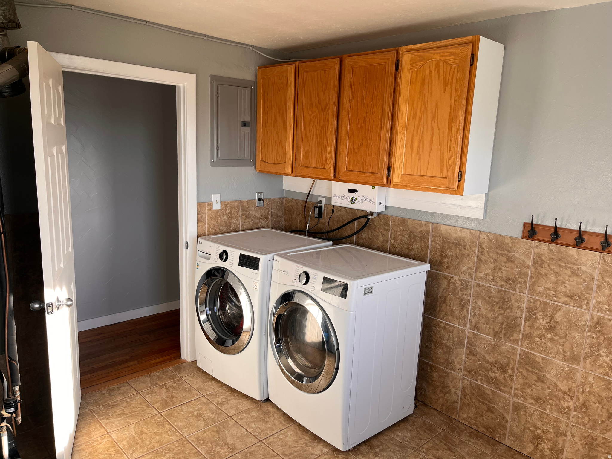 main property photo 27