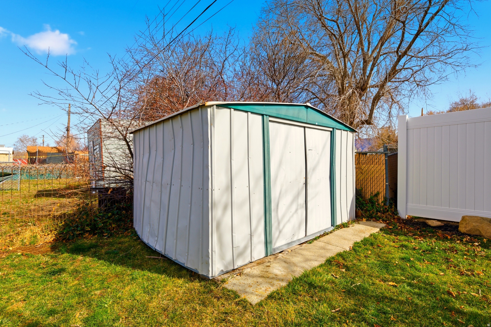 main property photo 20