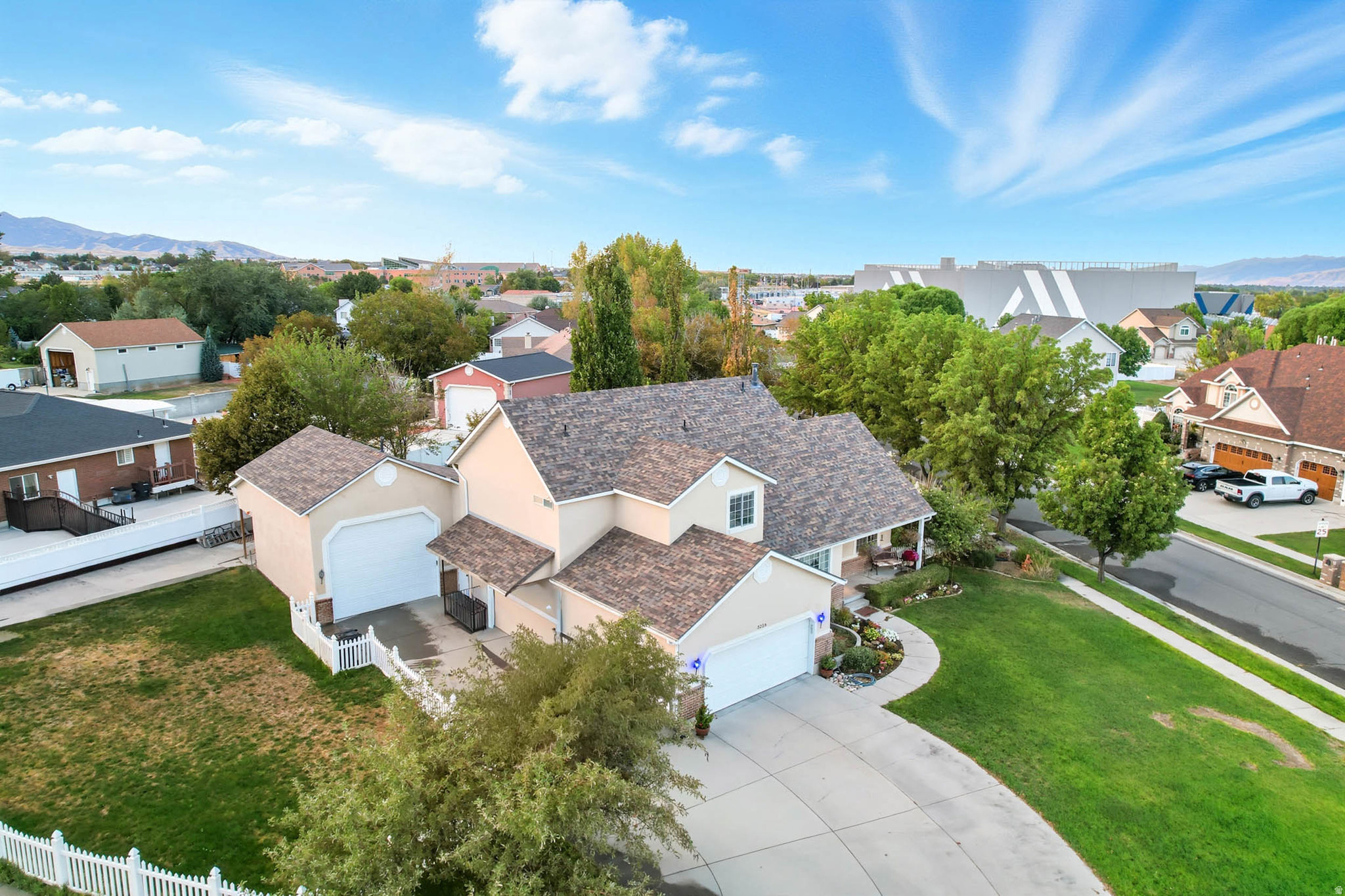main property photo 12