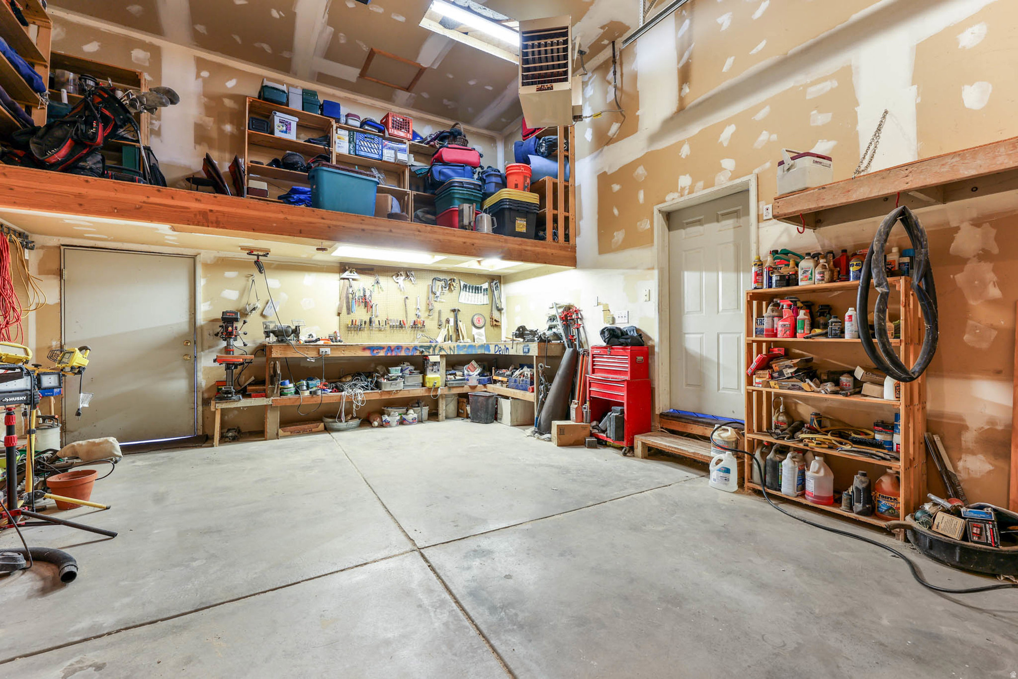 main property photo 14