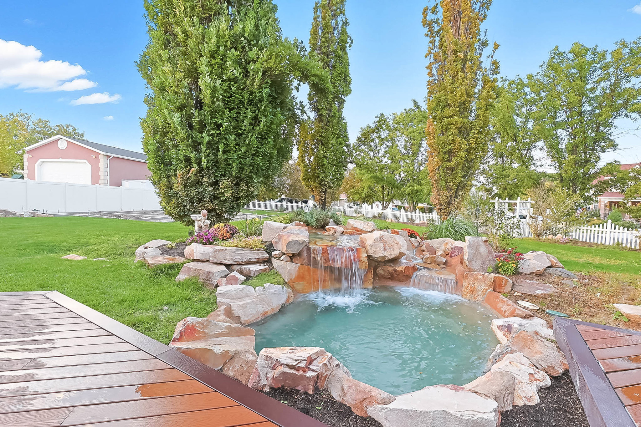 main property photo 9