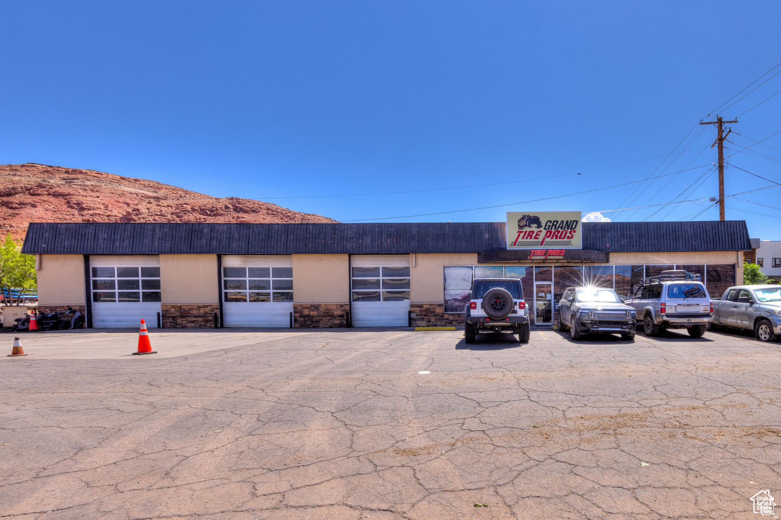 main property photo 17
