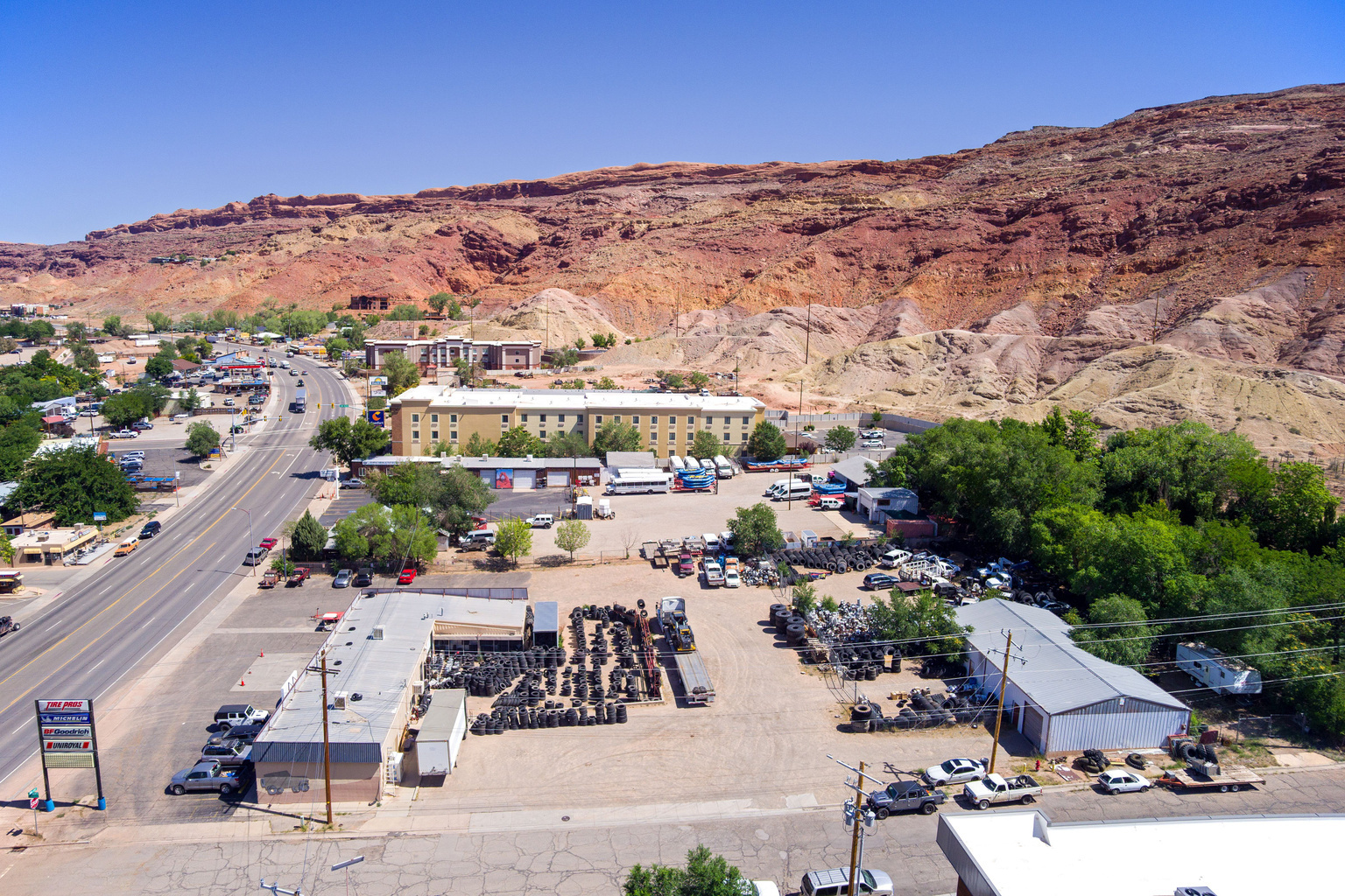 main property photo 4