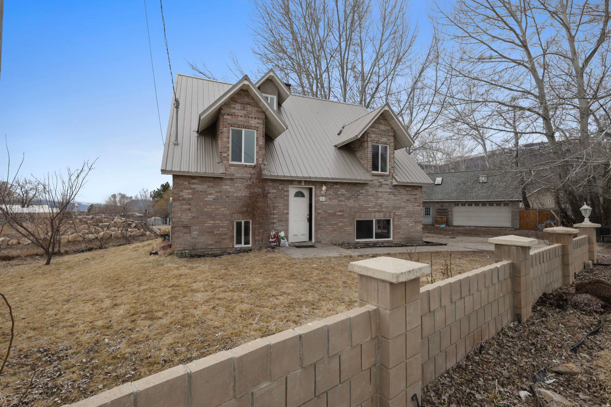 main property photo 2