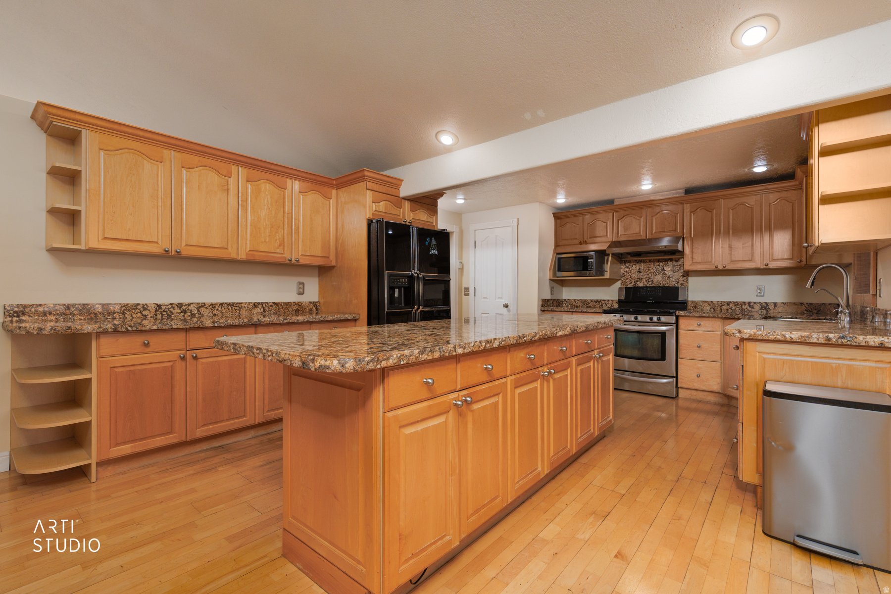 main property photo 11