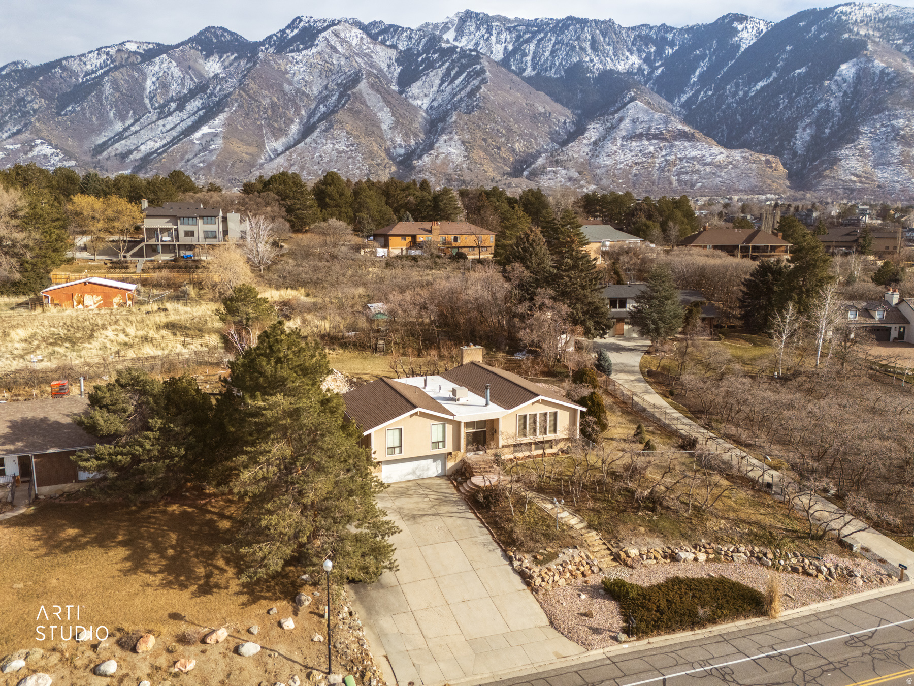 main property photo 30