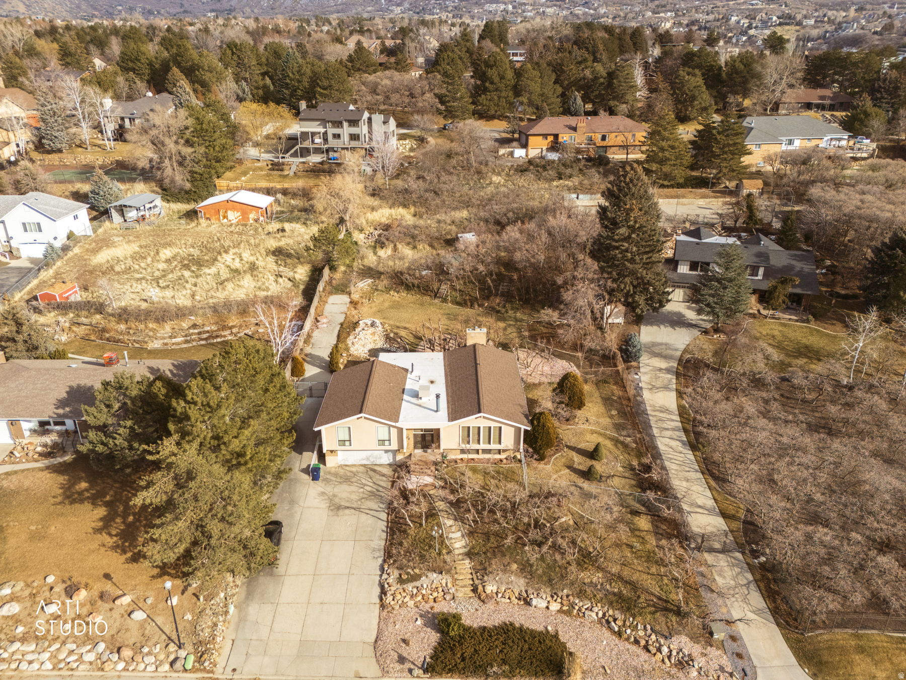 main property photo 32