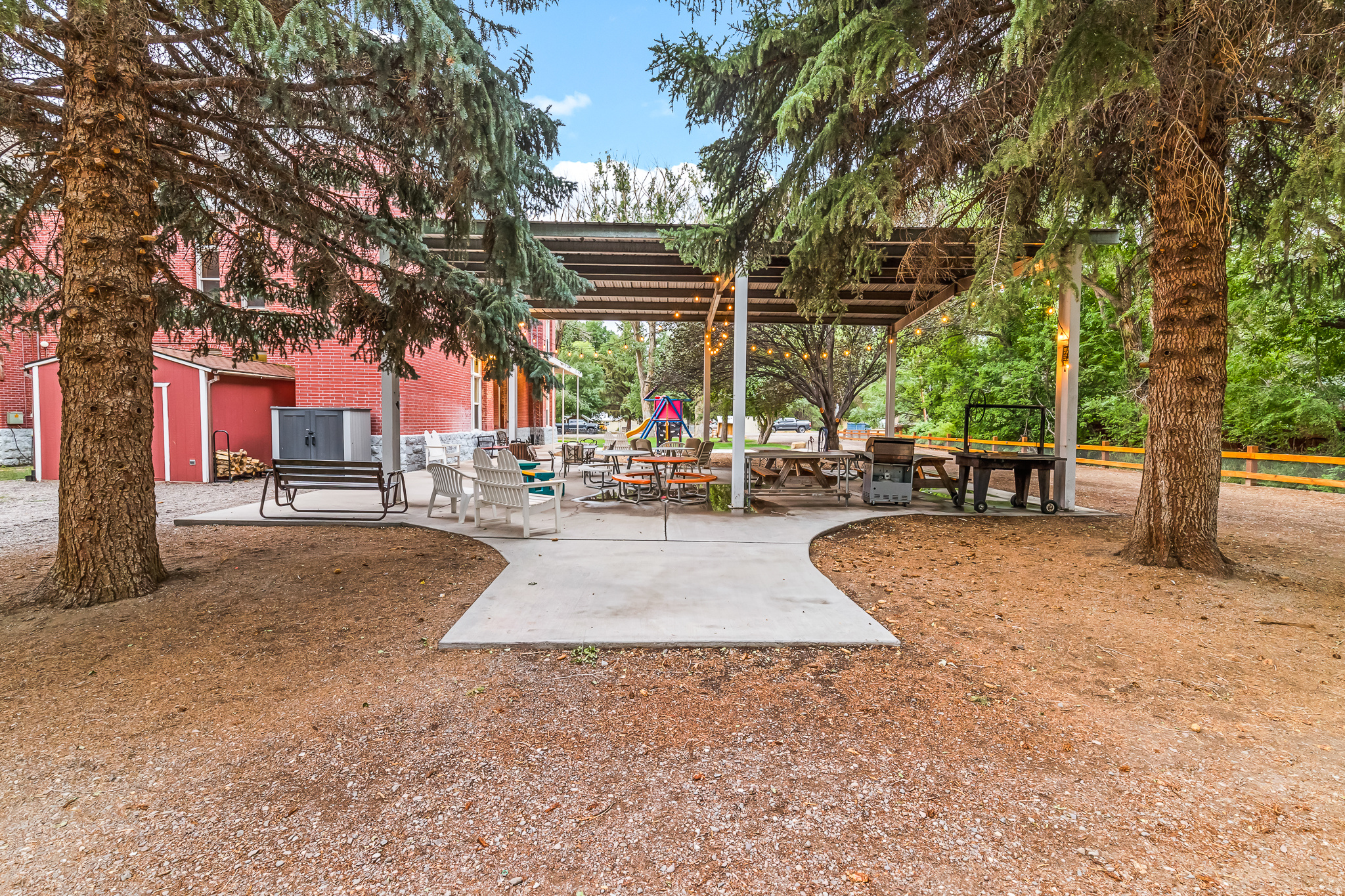 main property photo 17
