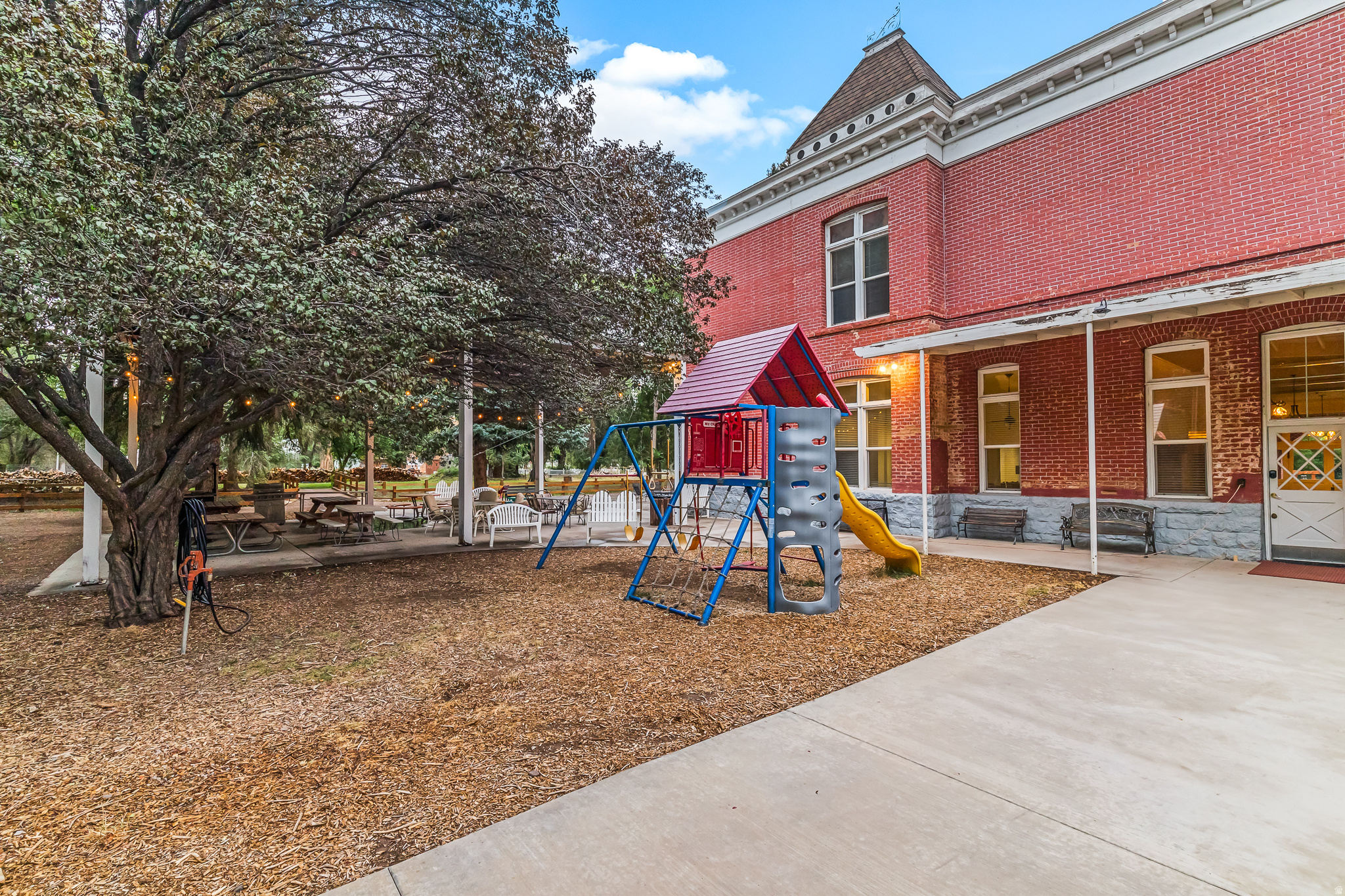 main property photo 21