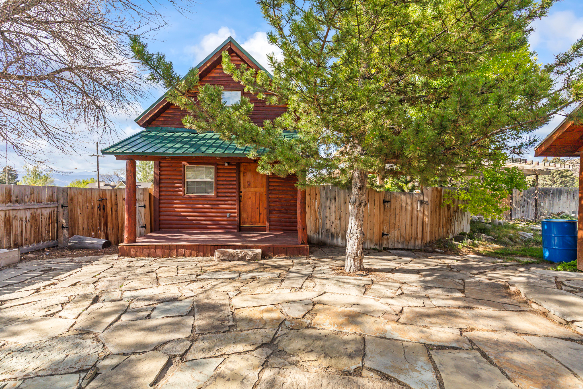 main property photo 18