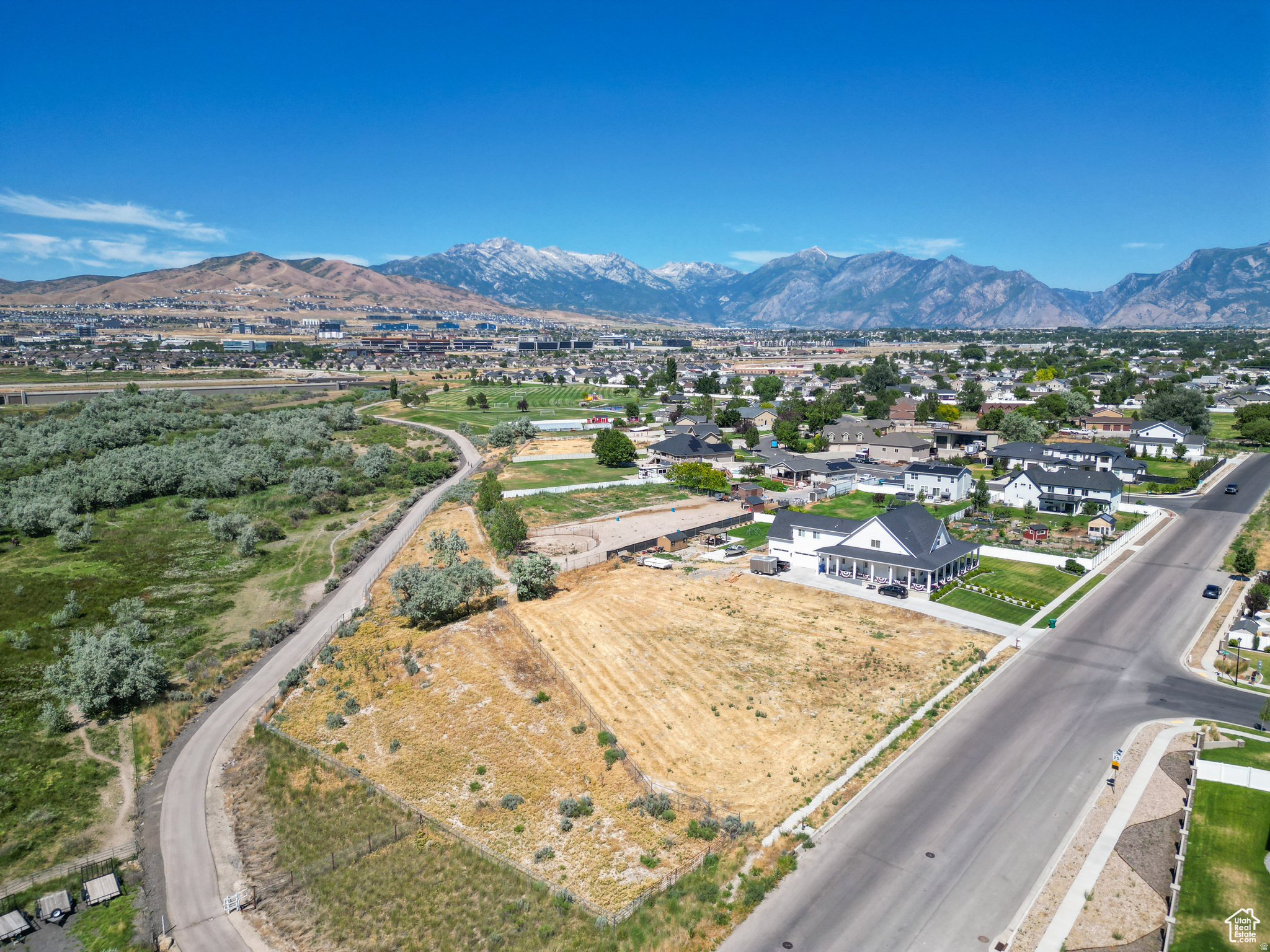 main property photo 6