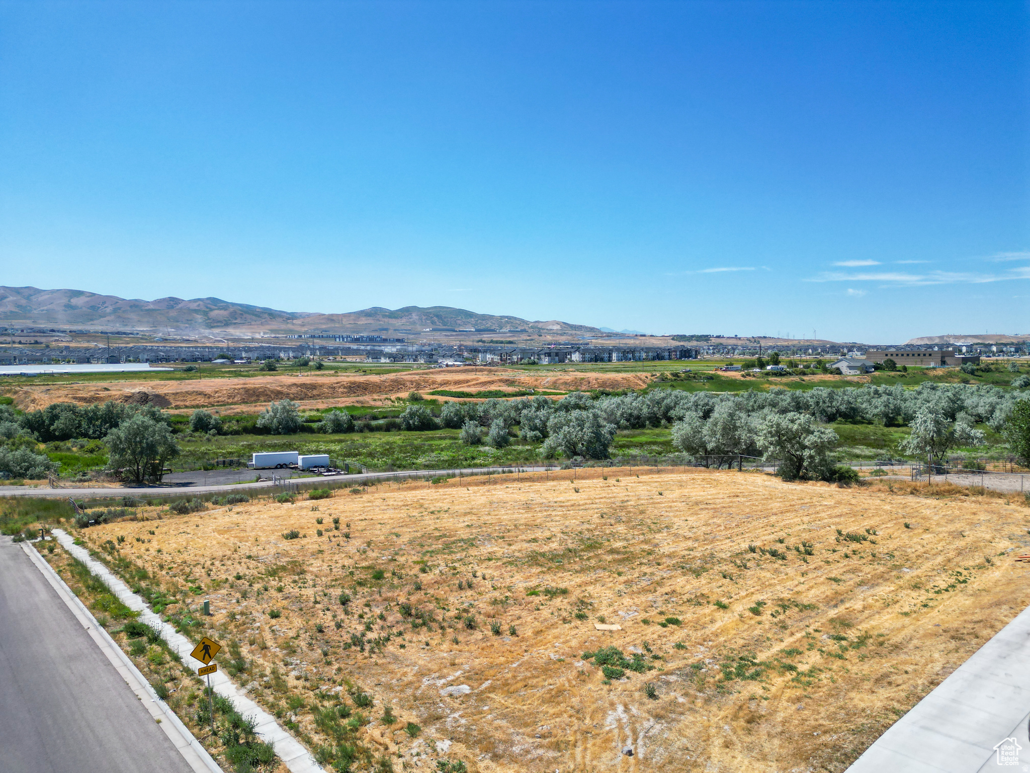 main property photo 7