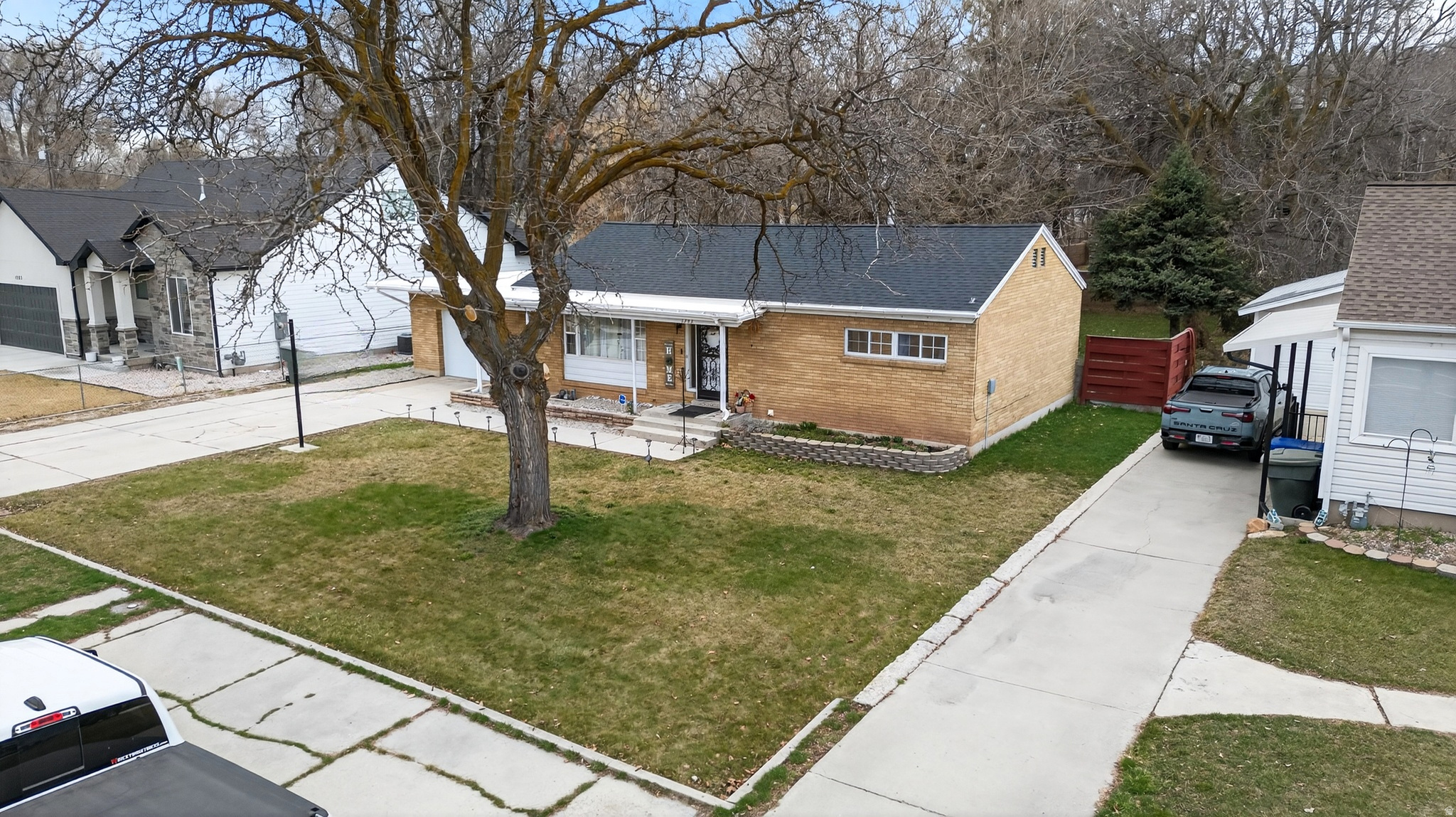 main property photo 23