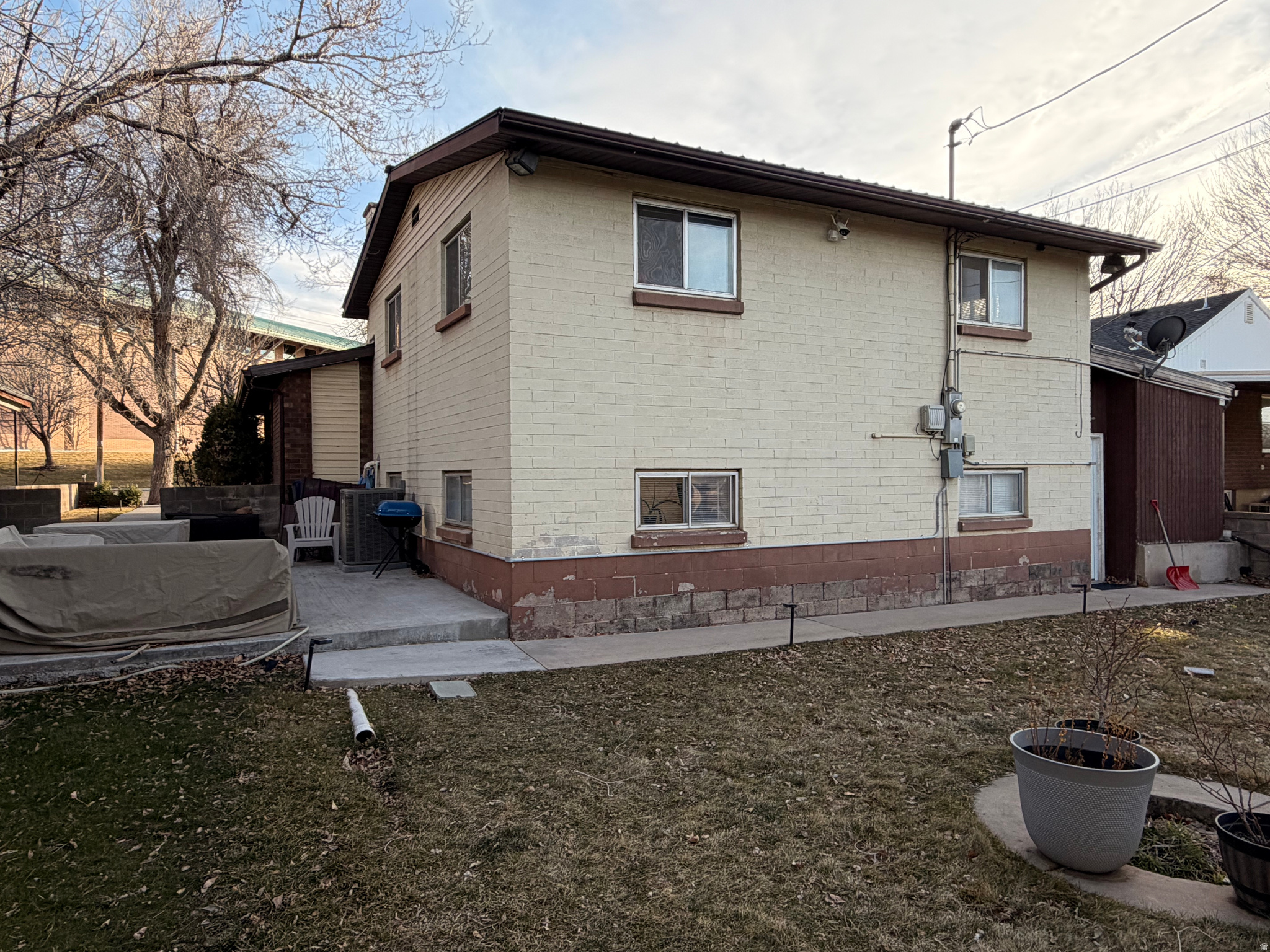 main property photo 25