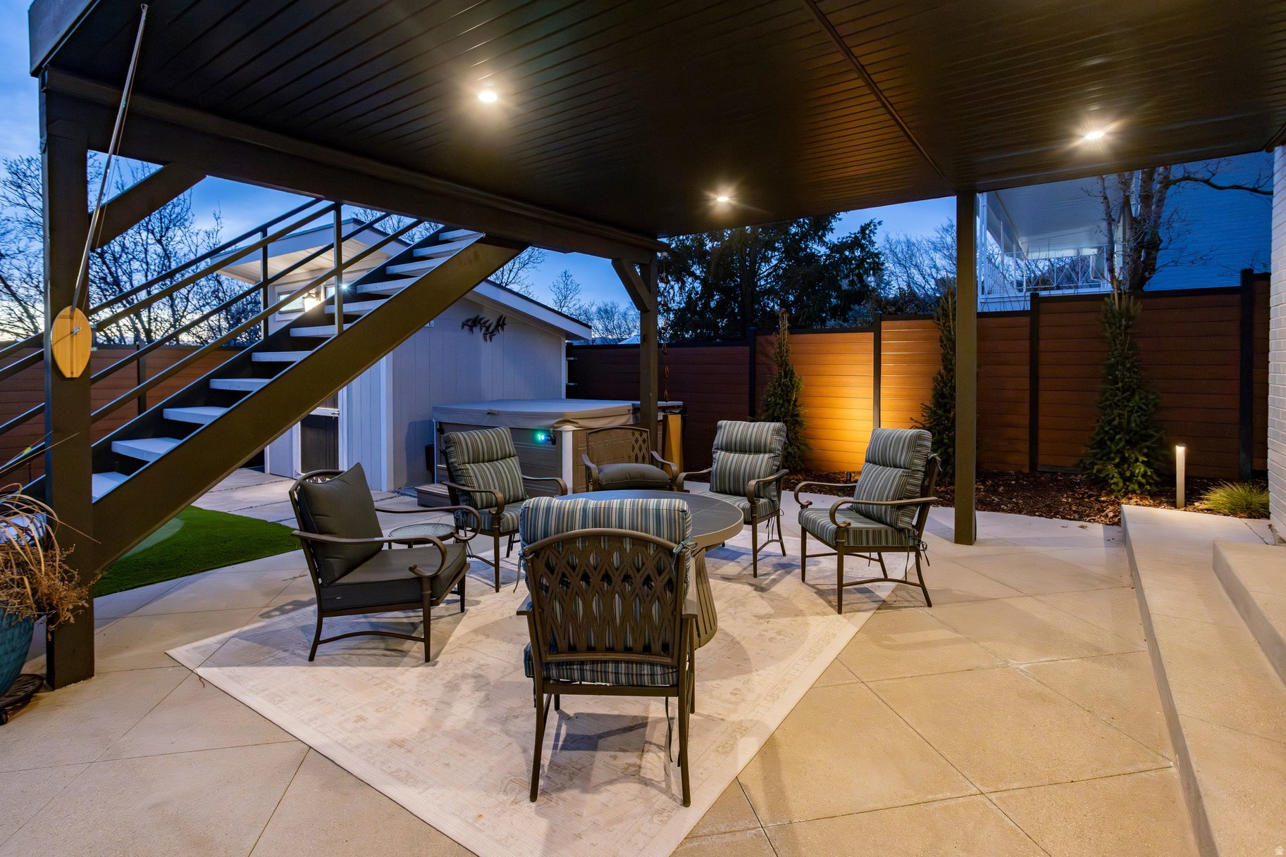 main property photo 18