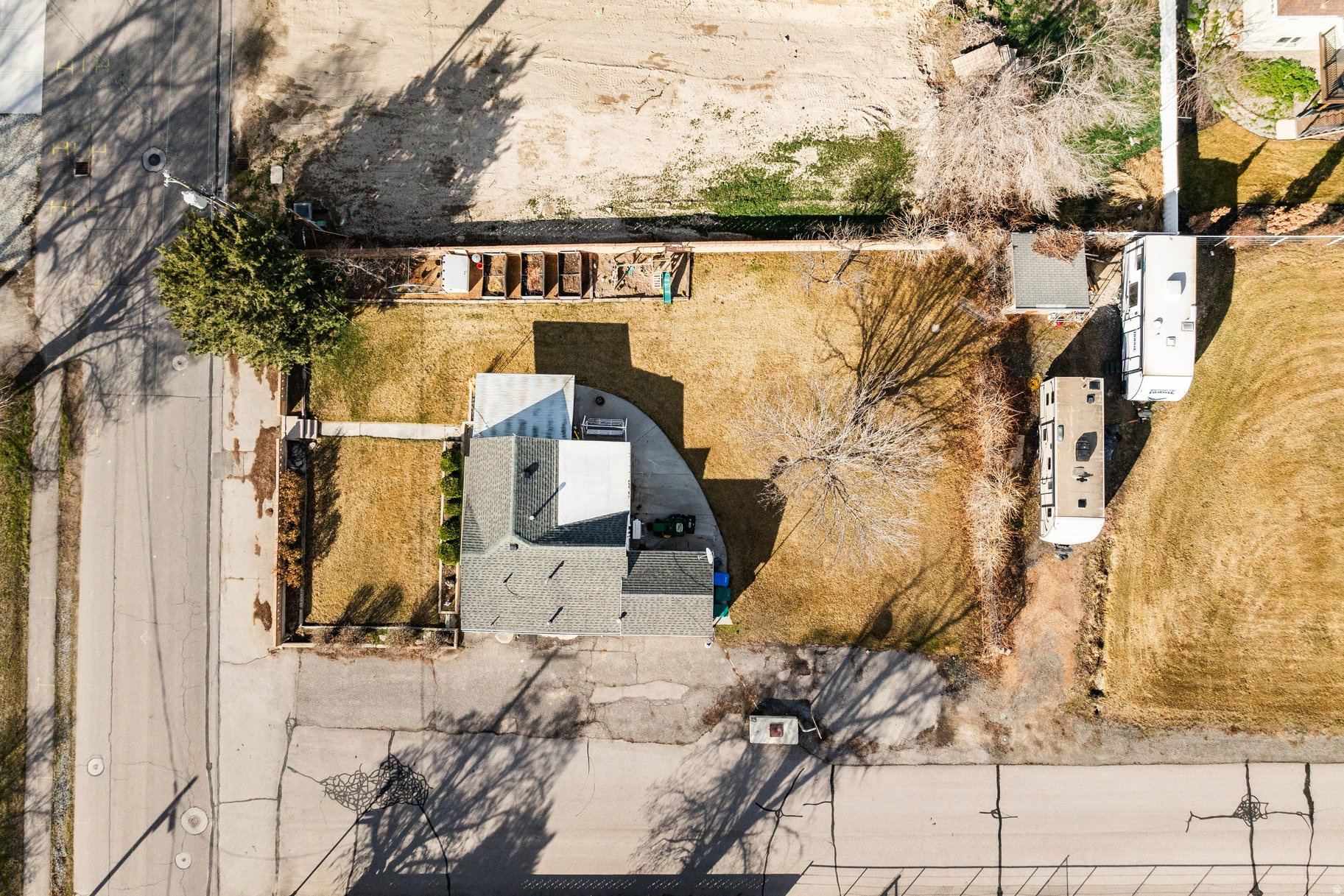 main property photo 37