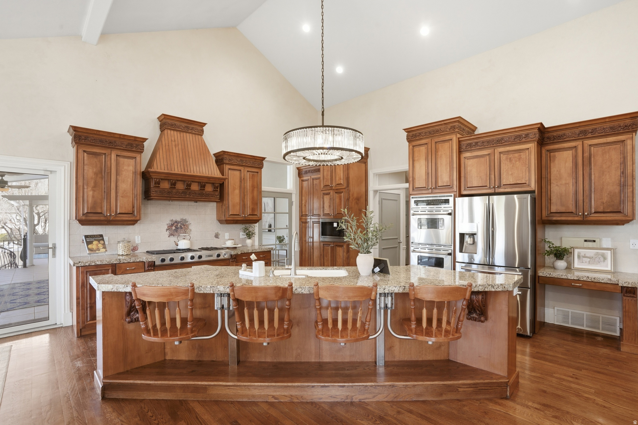 main property photo 18