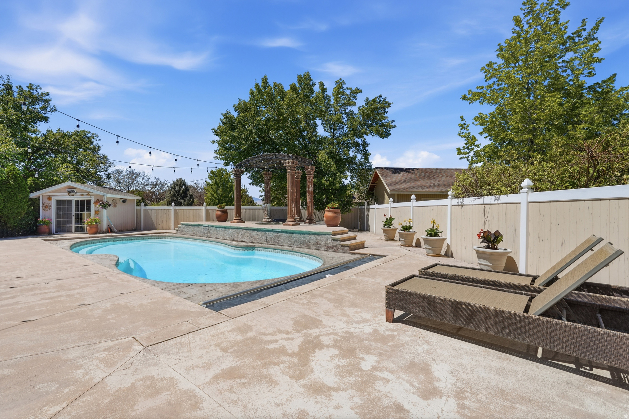 main property photo 90