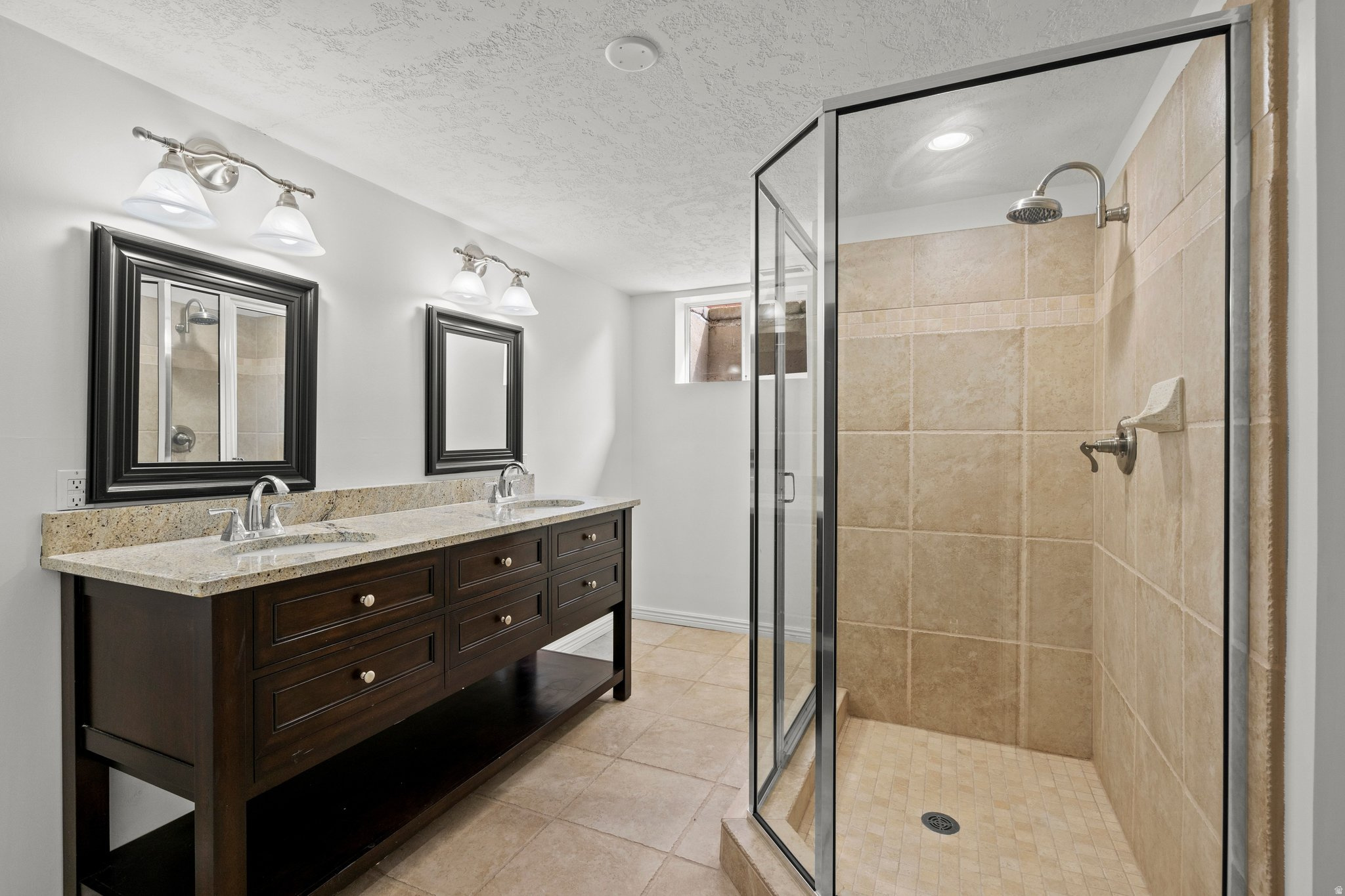 main property photo 74