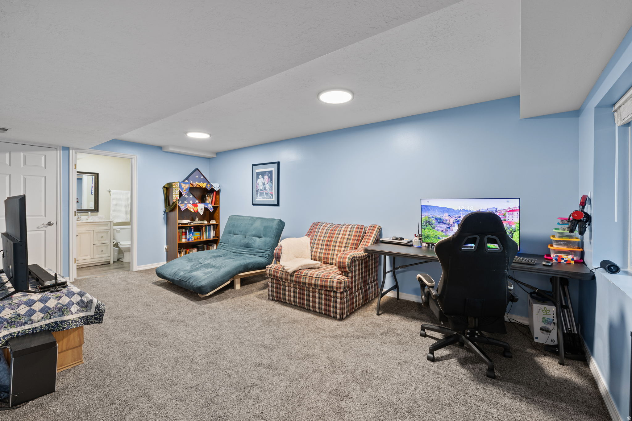 main property photo 25