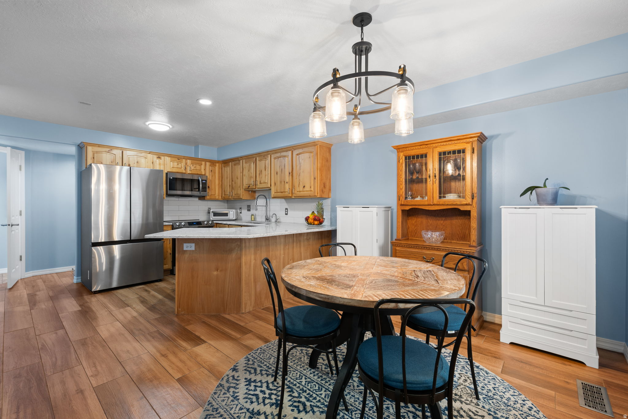 main property photo 9