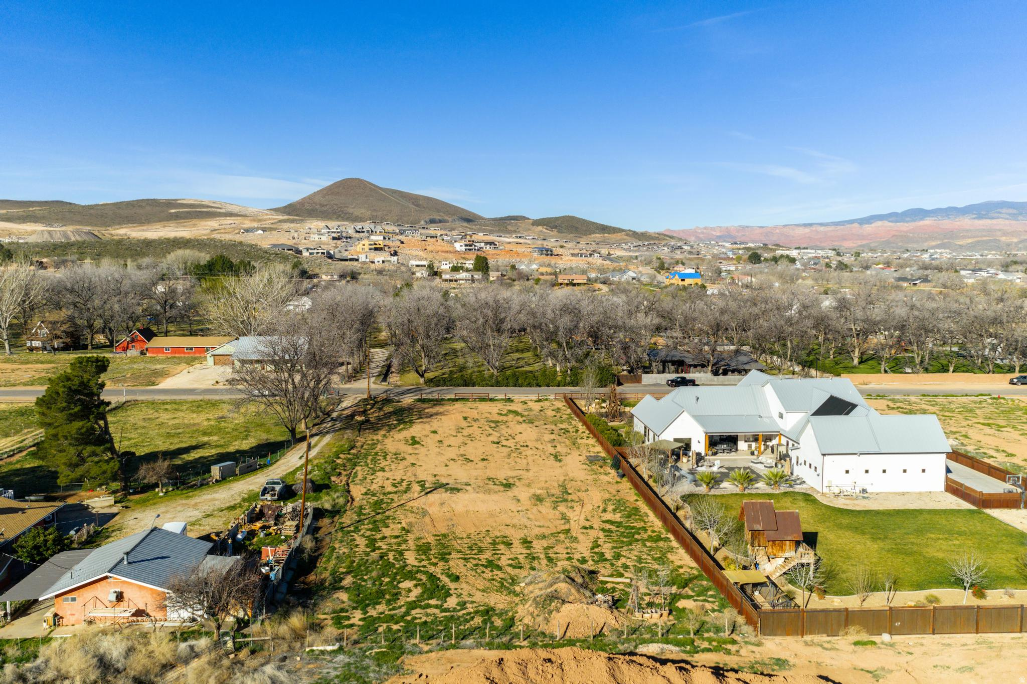 main property photo 5