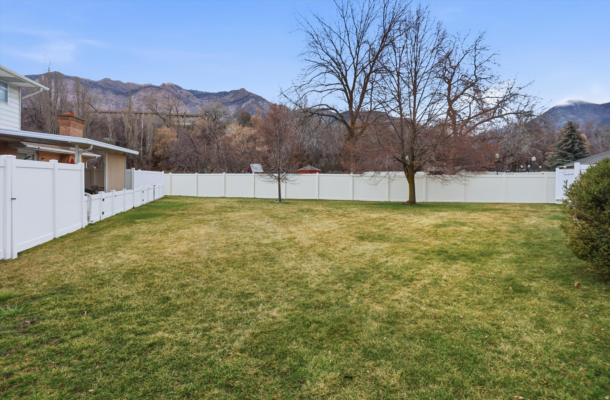 main property photo 38